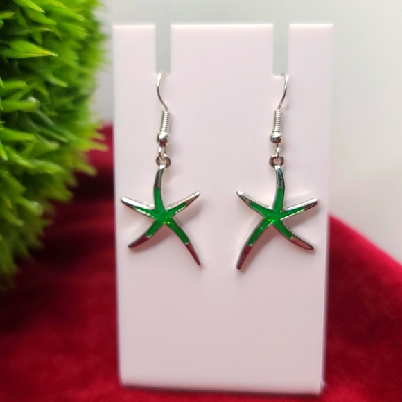 STAR FISH dangle earrings green & silvertone - Picture 1 of 4
